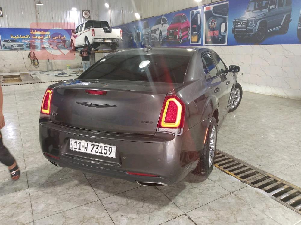 کرایسلەر 300